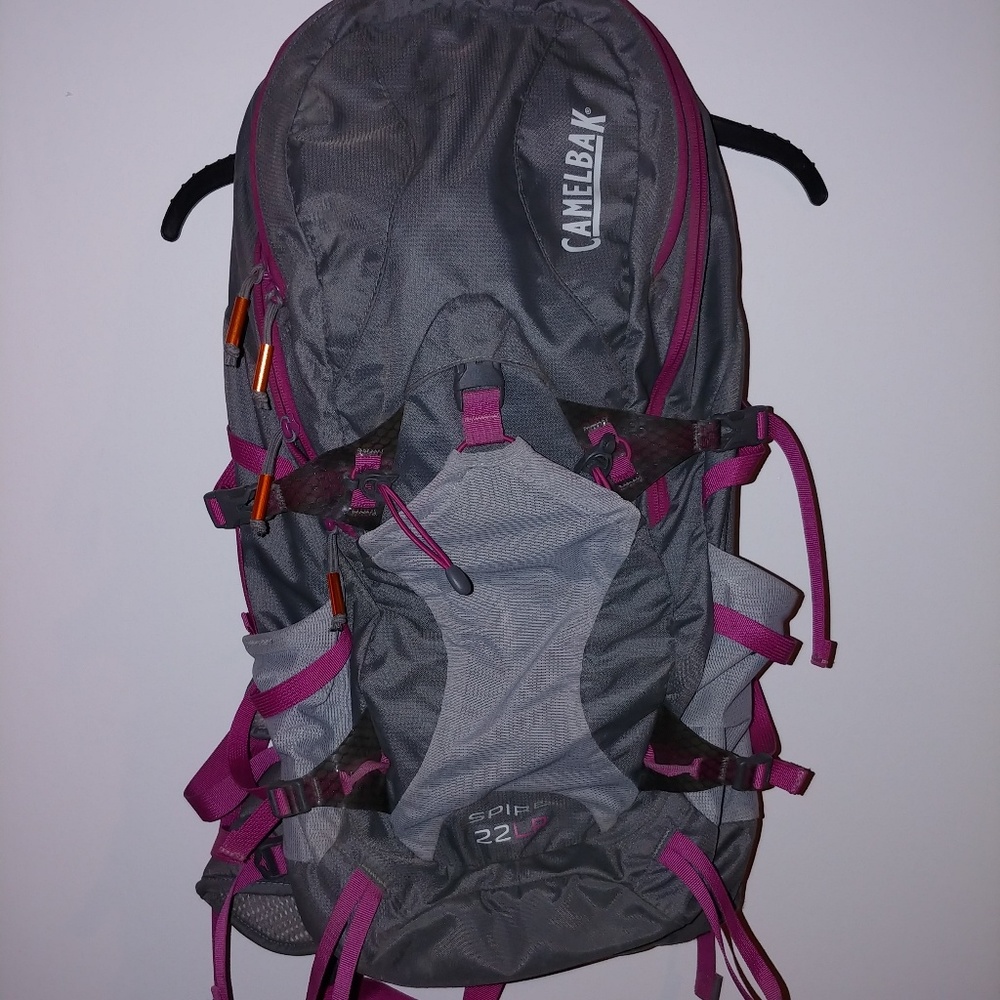 Camelbak Women's 2016 Spire 22 LR Hydration Pack G